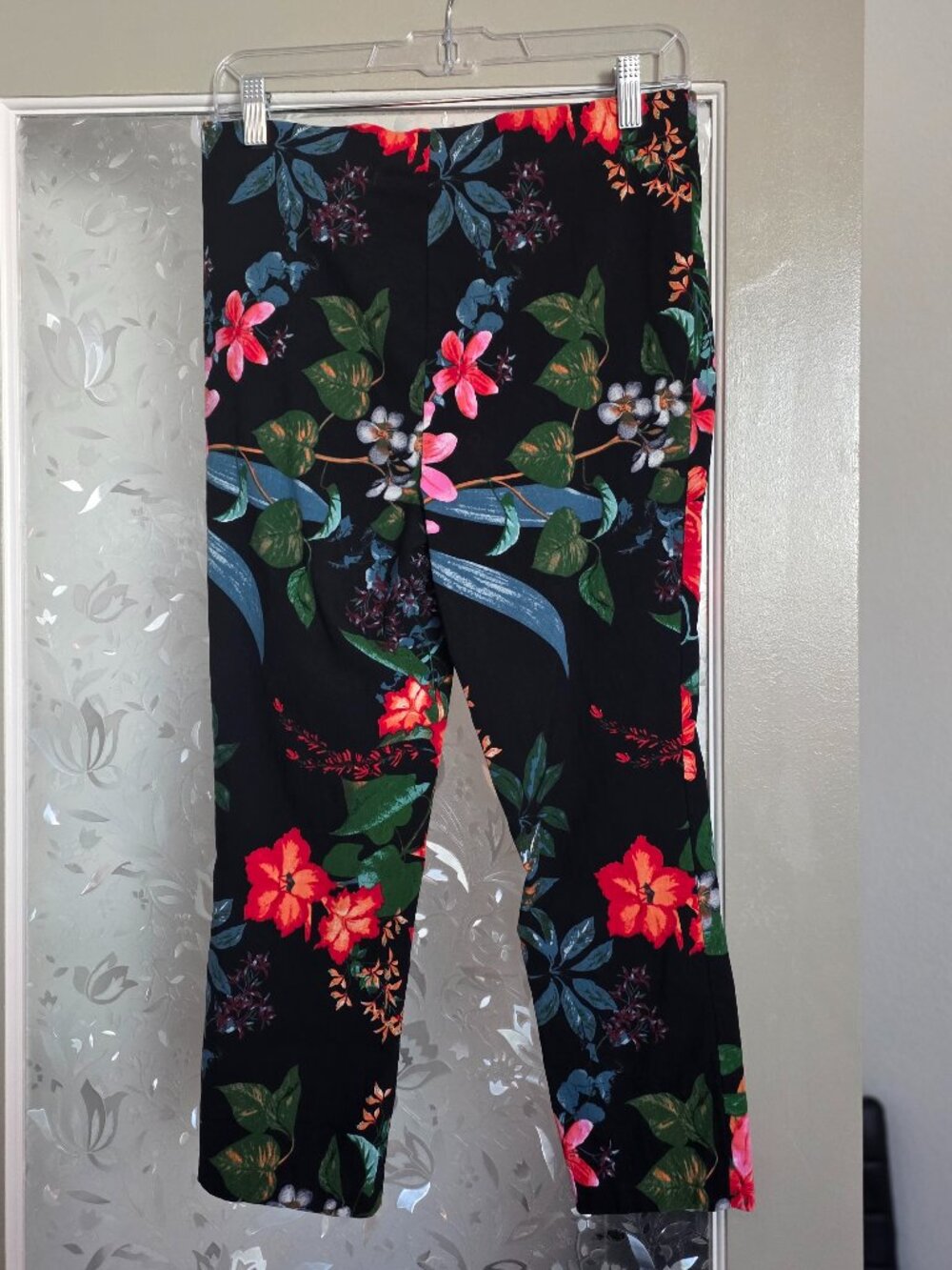 Beautiful colorful pants - size M